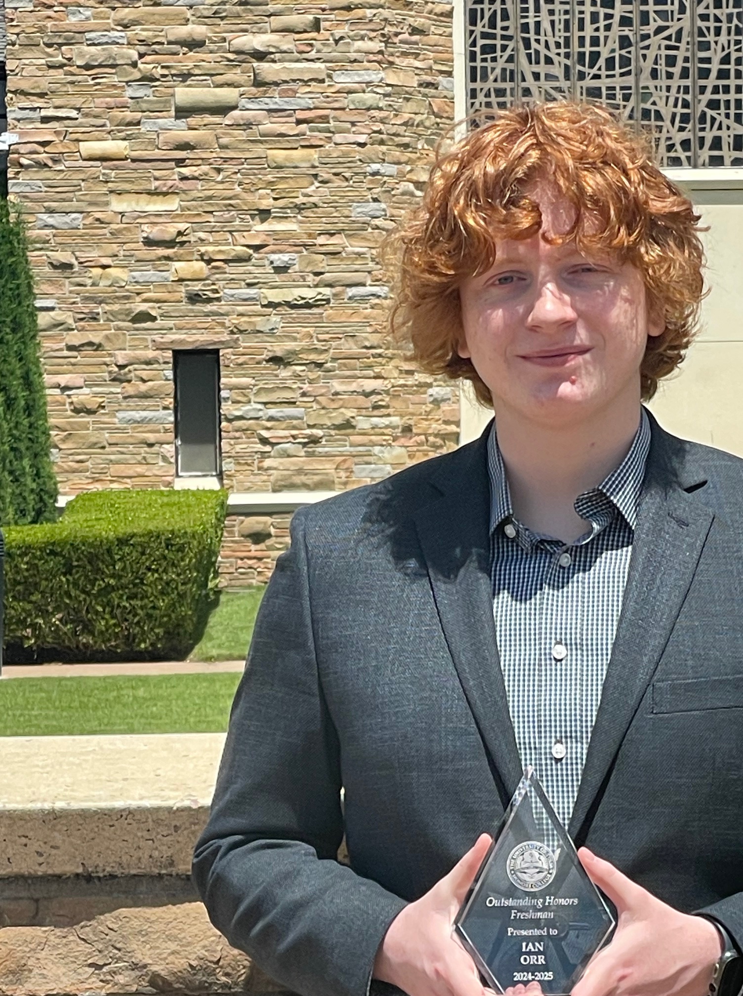 UA Alumni receives award